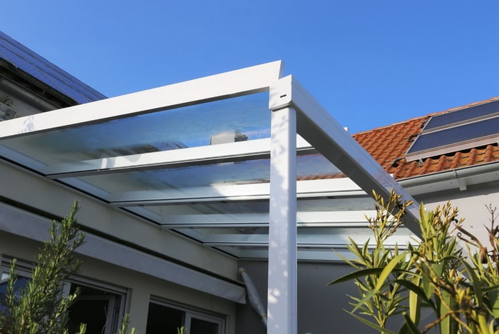 Memperindah Rumah dengan Kanopi Atap Kaca